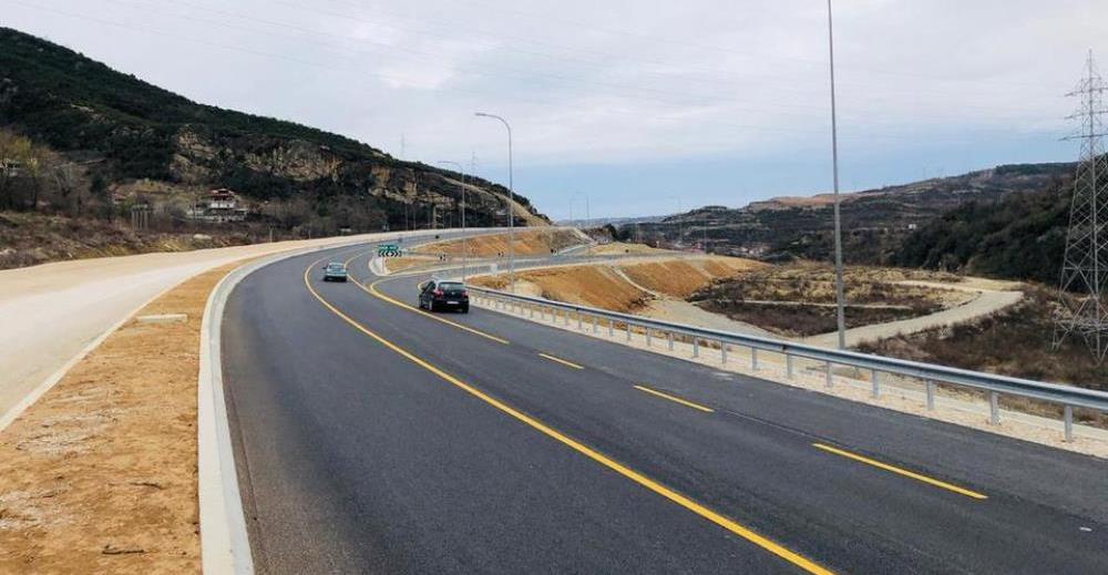 Zgjerimi i rruges Elbasan-Qafe Thane, shpallet fituesi per mbikeqyrjen